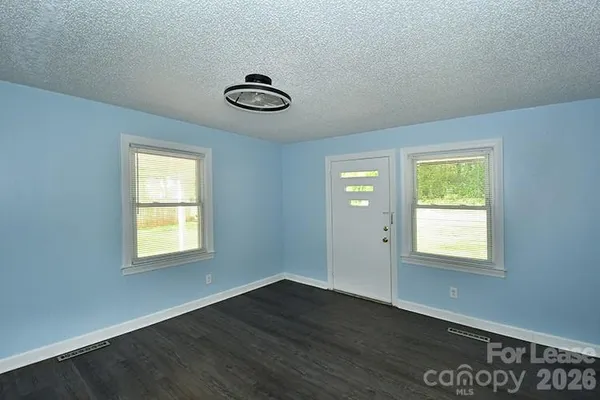 $1,695 | 266 Long Street, Statesville, NC 28677