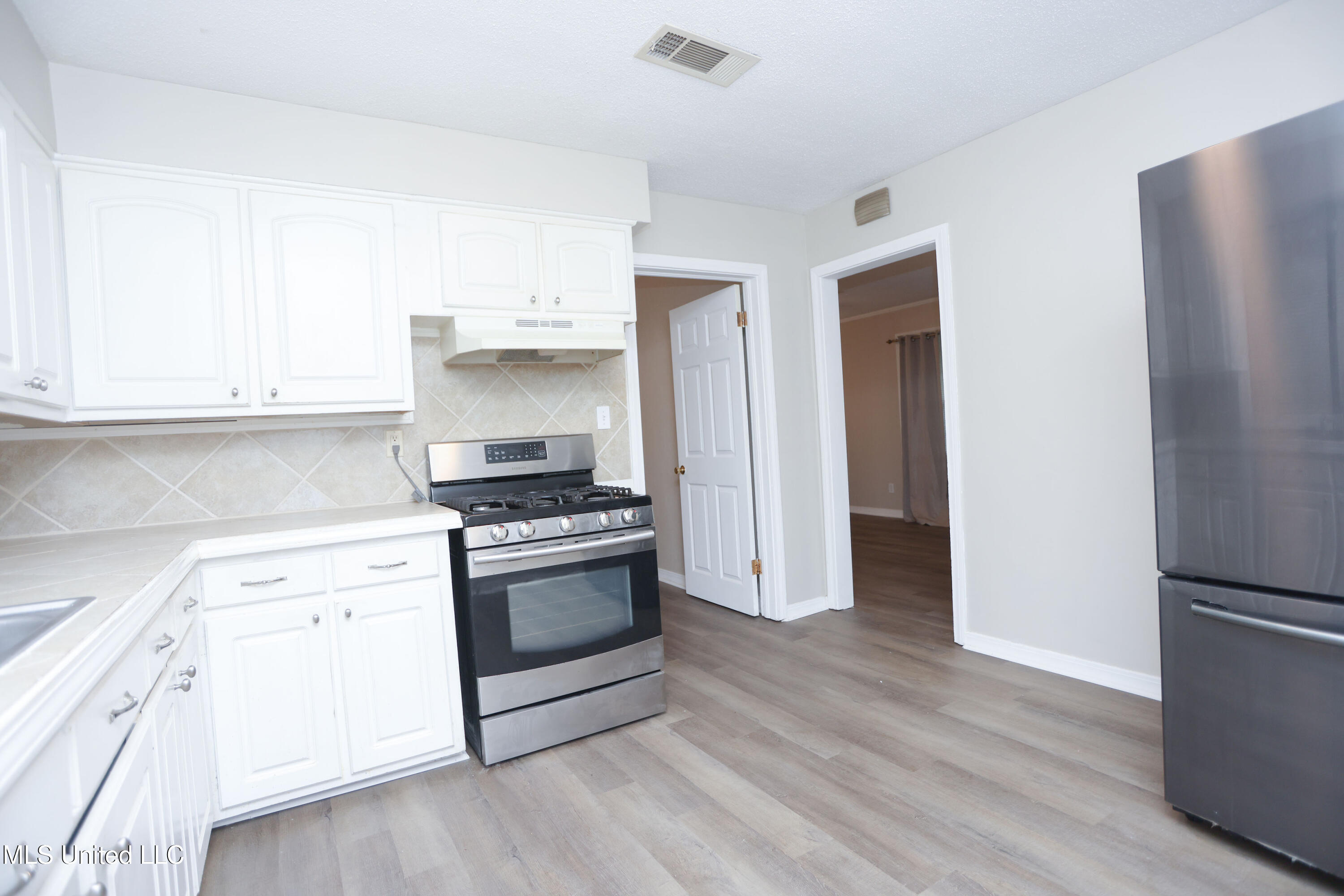 5448 Crepe Myrtle Drive Jackson, MS 39206 - Photo 2 of 13 IMG_6380