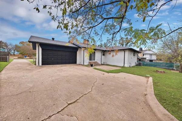 $280,000 | 1205 Golden Trophy Drive, Dallas, TX 75232