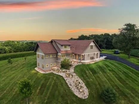 $1,475,000 | 16195 # 1 Coy, Viola, WI 54664