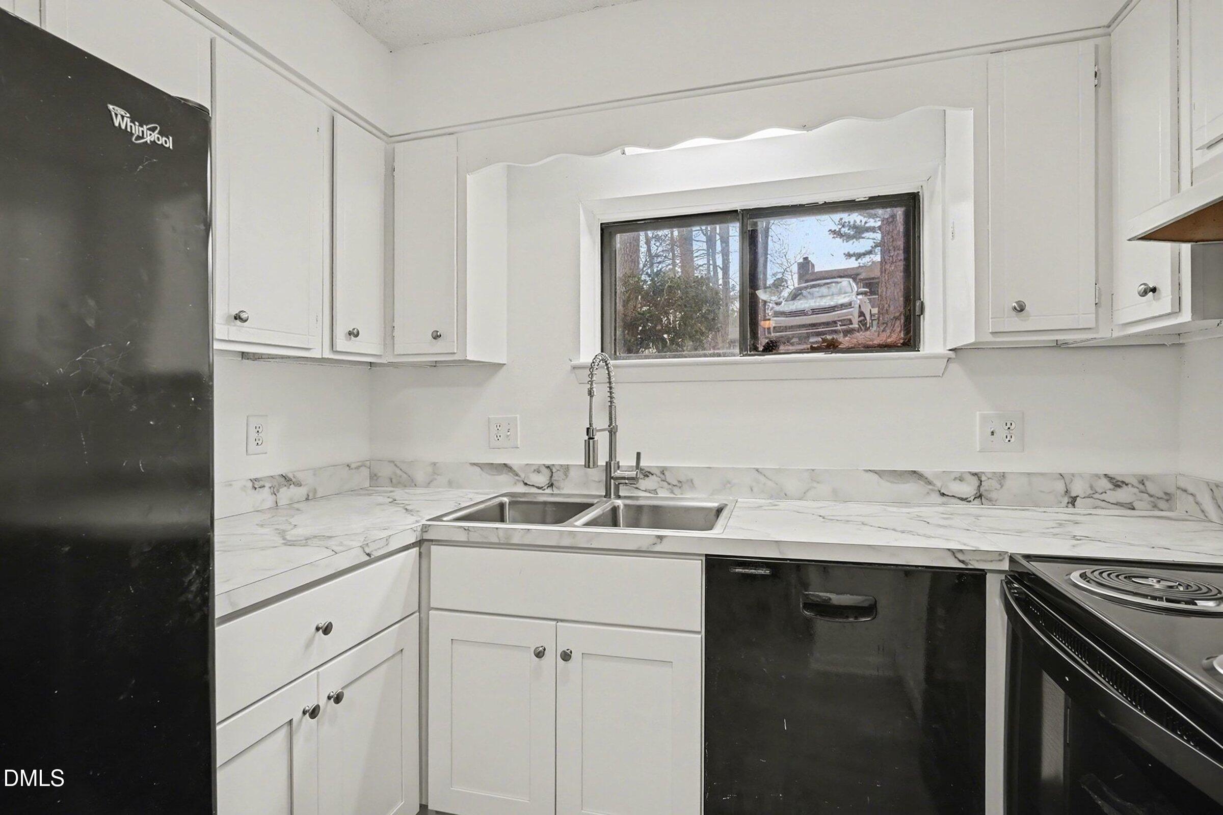 701 Godwin Court Raleigh, NC 27606 - Photo 11 of 16