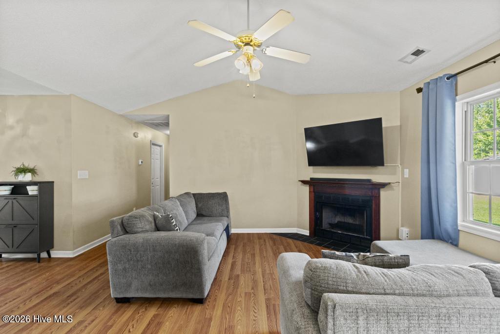 238 Parnell Road Hubert, NC 28539 - Photo 5 of 32 Gallery Image 5