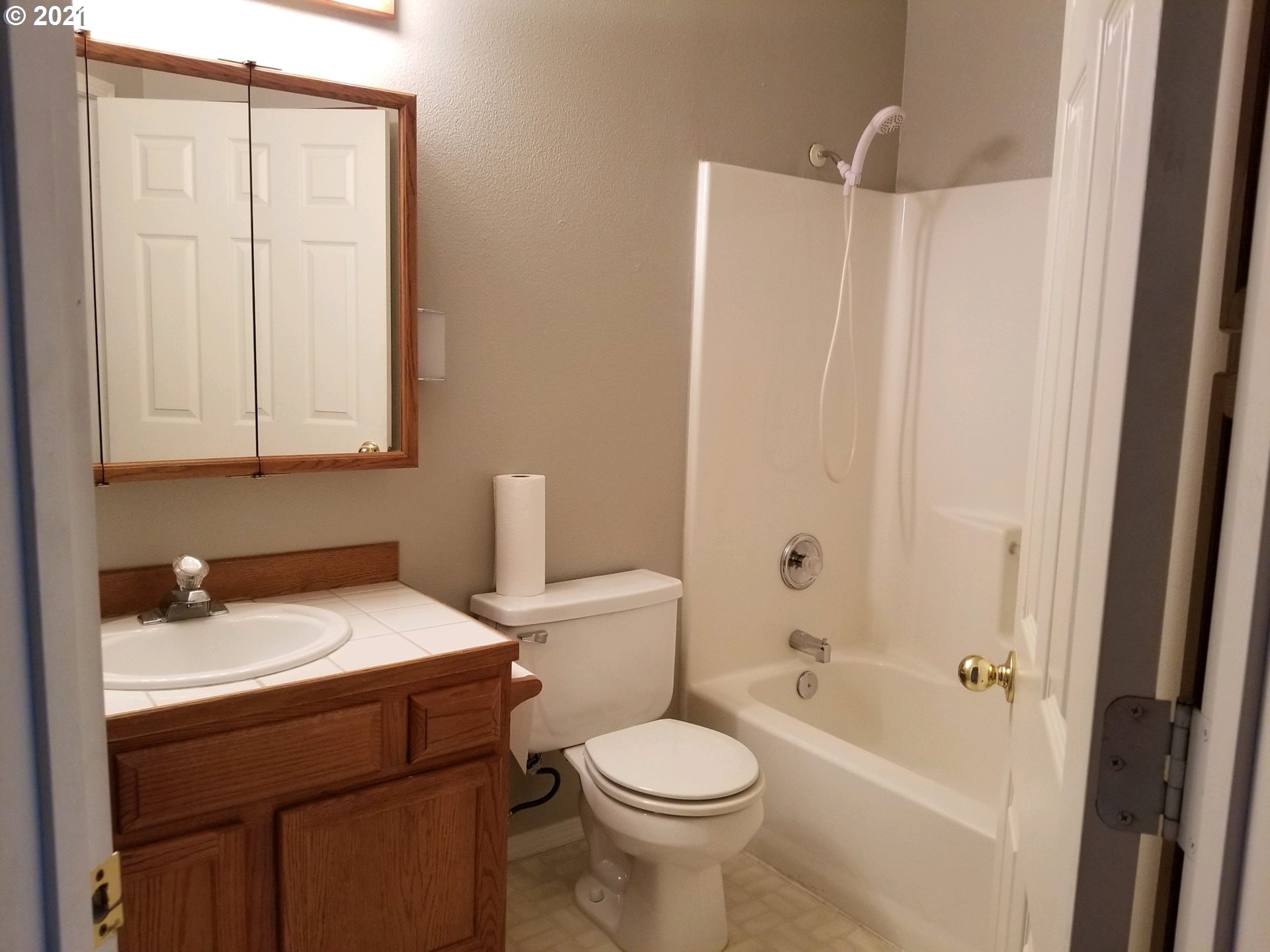 2575 Southwest Lillyben Court Gresham, OR 97080 - Photo 5 of 10