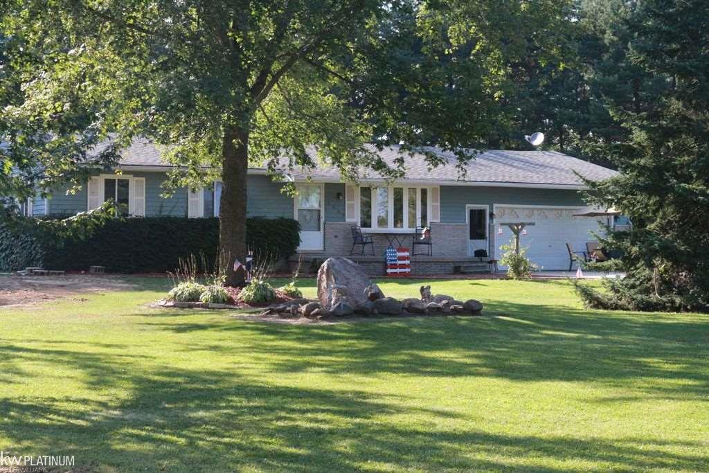 1035 Holmes Road Allenton, MI 48002 - Photo 3 of 26
