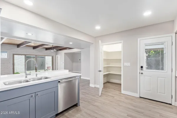 $3,200 | 2136 West Village Drive, Phoenix, AZ 85023