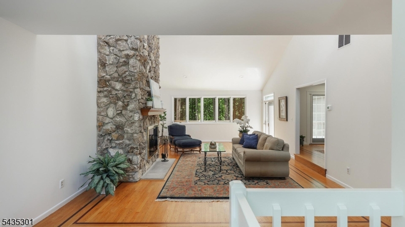 2 Springdale Lane Warren, NJ 07059 - Photo 4 of 31