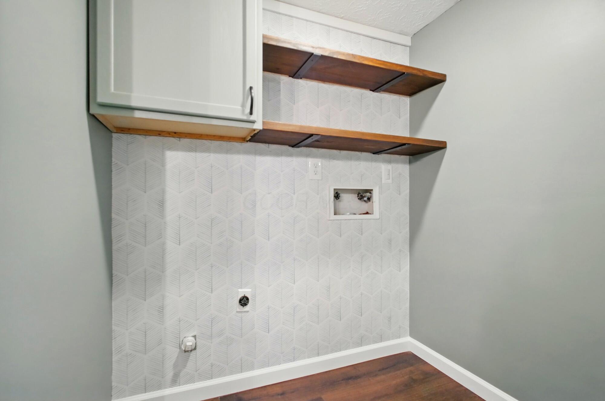 834 Doherty Road Columbus, OH 43228 - Photo 46 of 55 Laundry Room