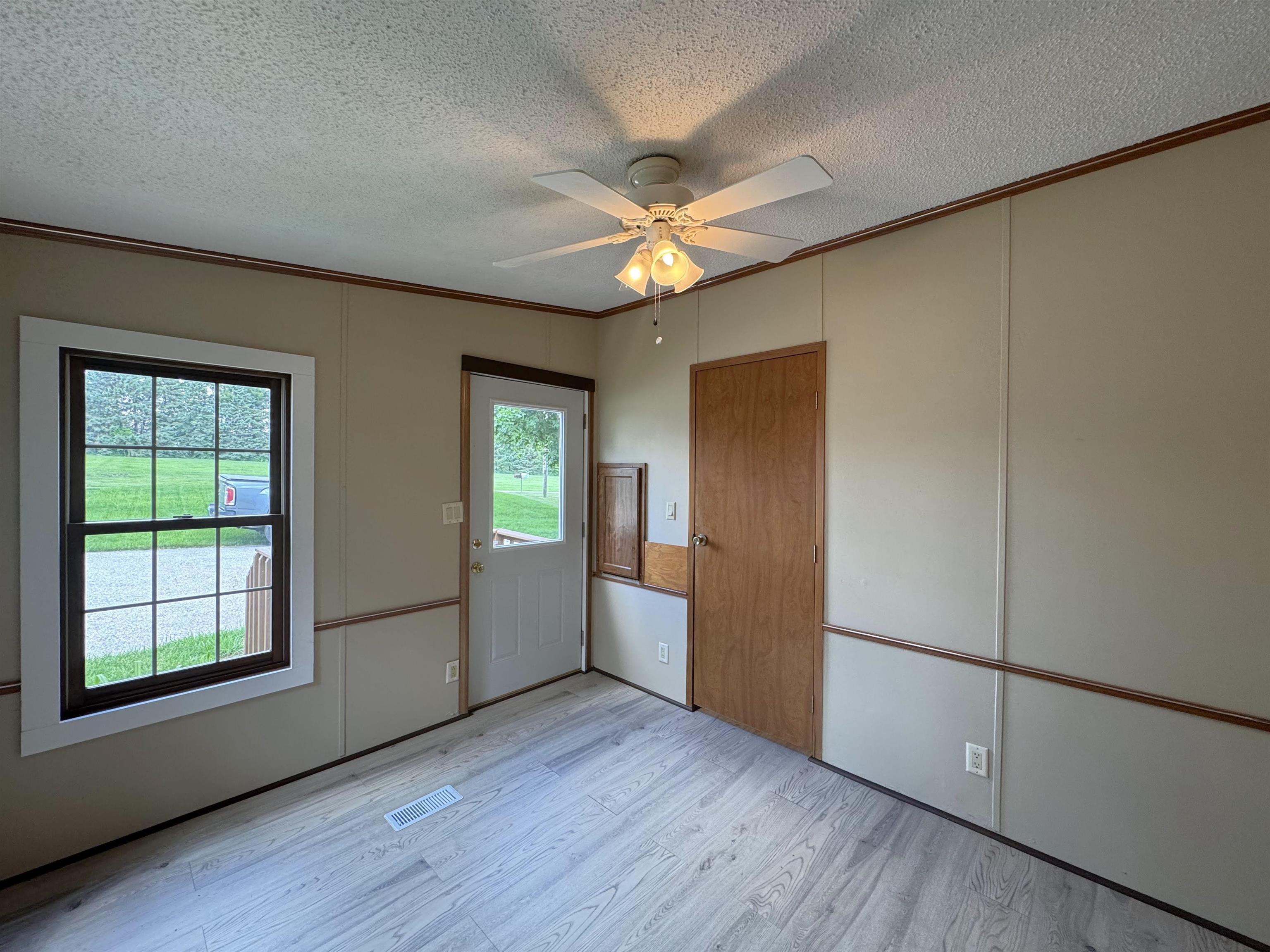 2018 Edgeview Drive Monroe, WI 53566 - Photo 14 of 30
