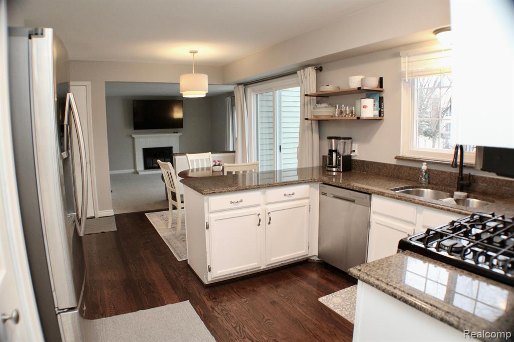 1532 Grandview Drive Rochester Hills, MI 48306 - Photo 13 of 40