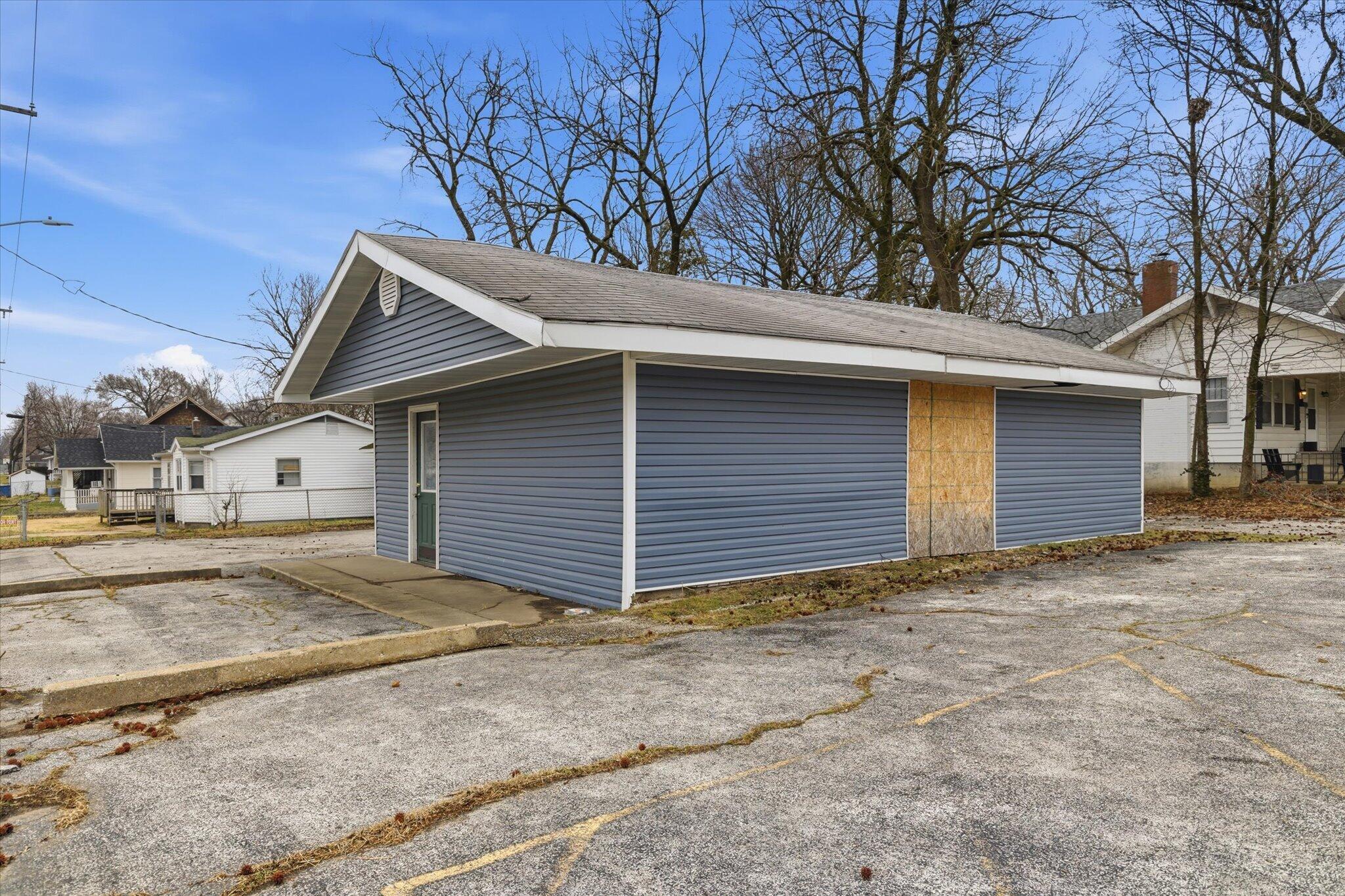 944 West Division Street Springfield, MO 65802 - Photo 22 of 23 01-IMG_3070
