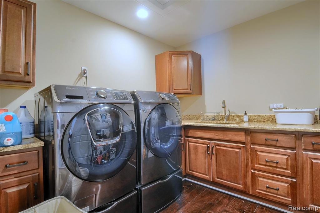 354 Olivewood Court Rochester, MI 48306 - Photo 32 of 77