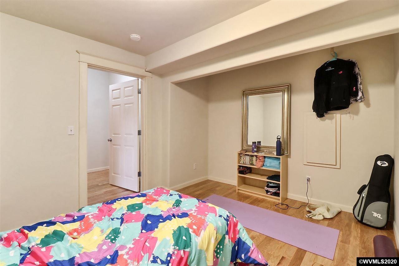 4220 South Slavin ( Road Portland, OR 97239 - Photo 16 of 25