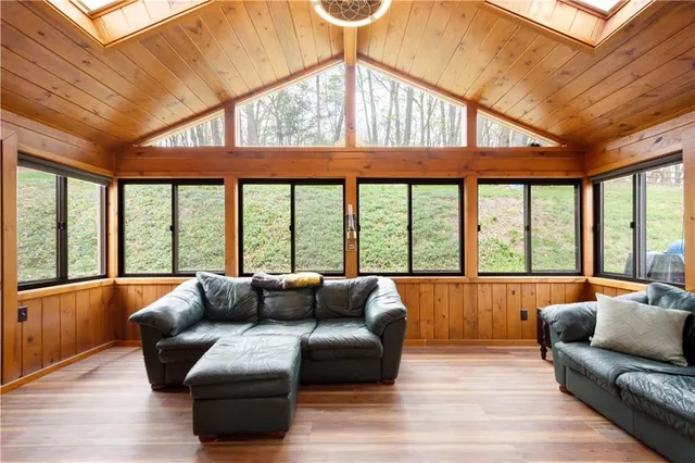 $699,000 | 507 Buttermilk Lane, Bradford Woods, PA 15015