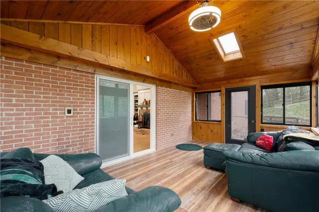 $699,000 | 507 Buttermilk Lane, Bradford Woods, PA 15015