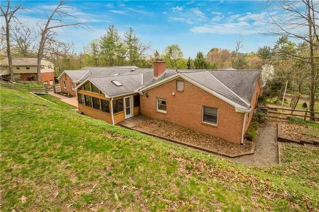 $699,000 | 507 Buttermilk Lane, Bradford Woods, PA 15015