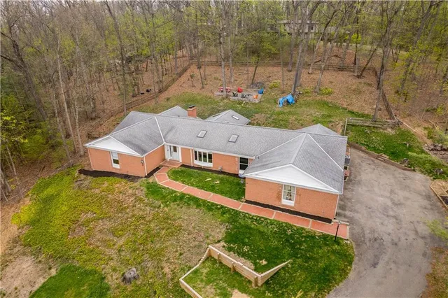 $699,000 | 507 Buttermilk Lane, Bradford Woods, PA 15015