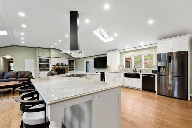 $699,000 | 507 Buttermilk Lane, Bradford Woods, PA 15015