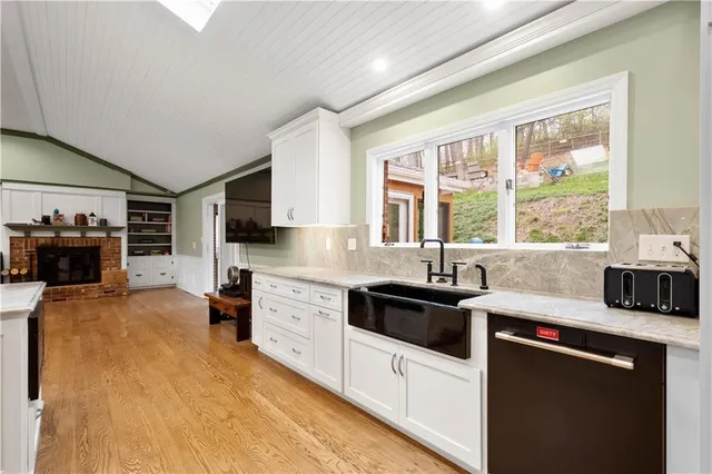 $699,000 | 507 Buttermilk Lane, Bradford Woods, PA 15015