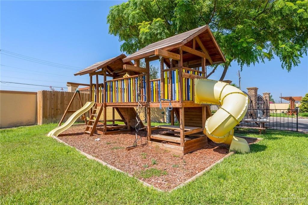 5407 North Crown Point Pharr, TX 78577 - Photo 3 of 17