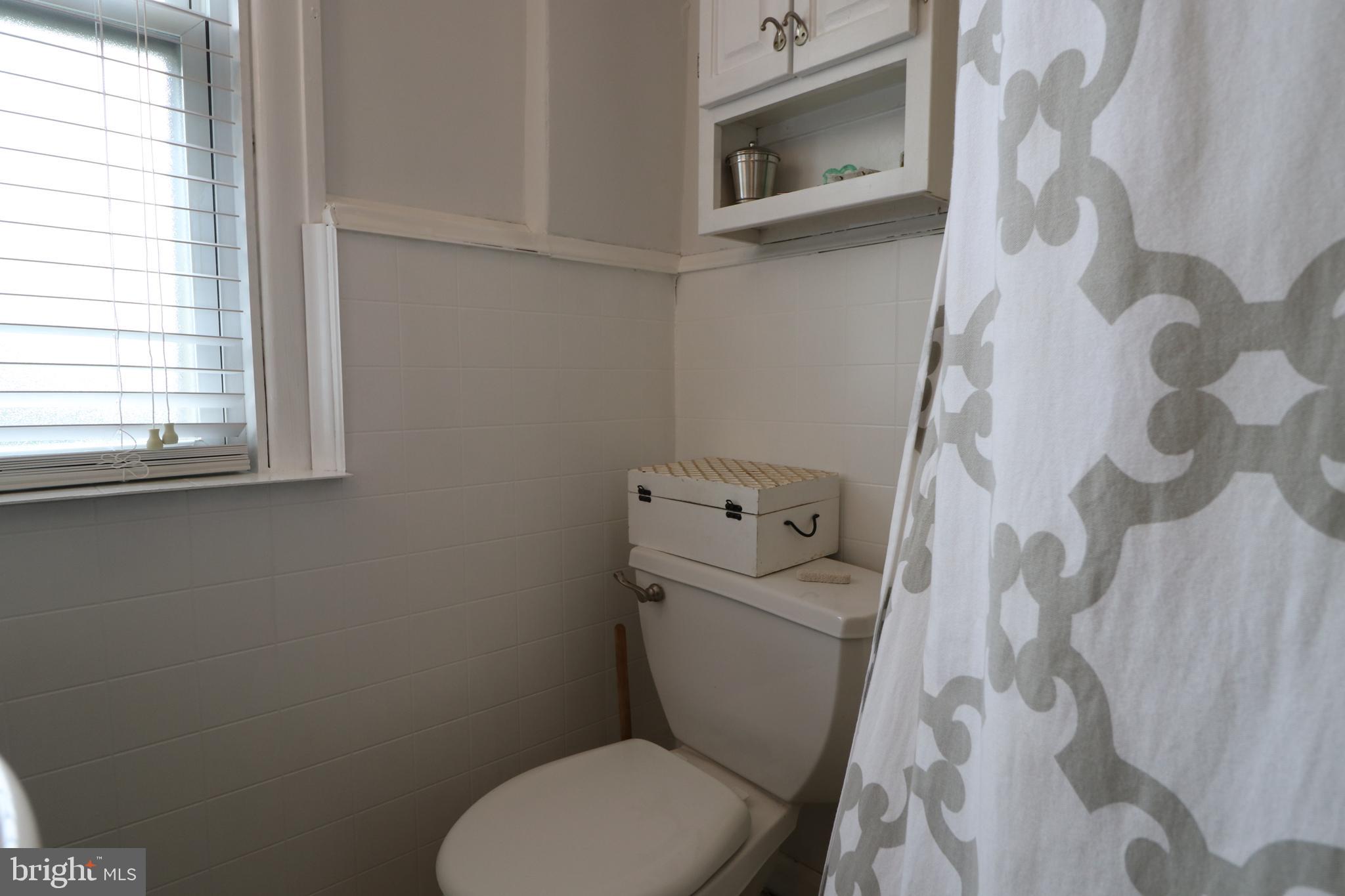 1712 South State Road Upper Darby, PA 19082 - Photo 25 of 40 Main Bathroom