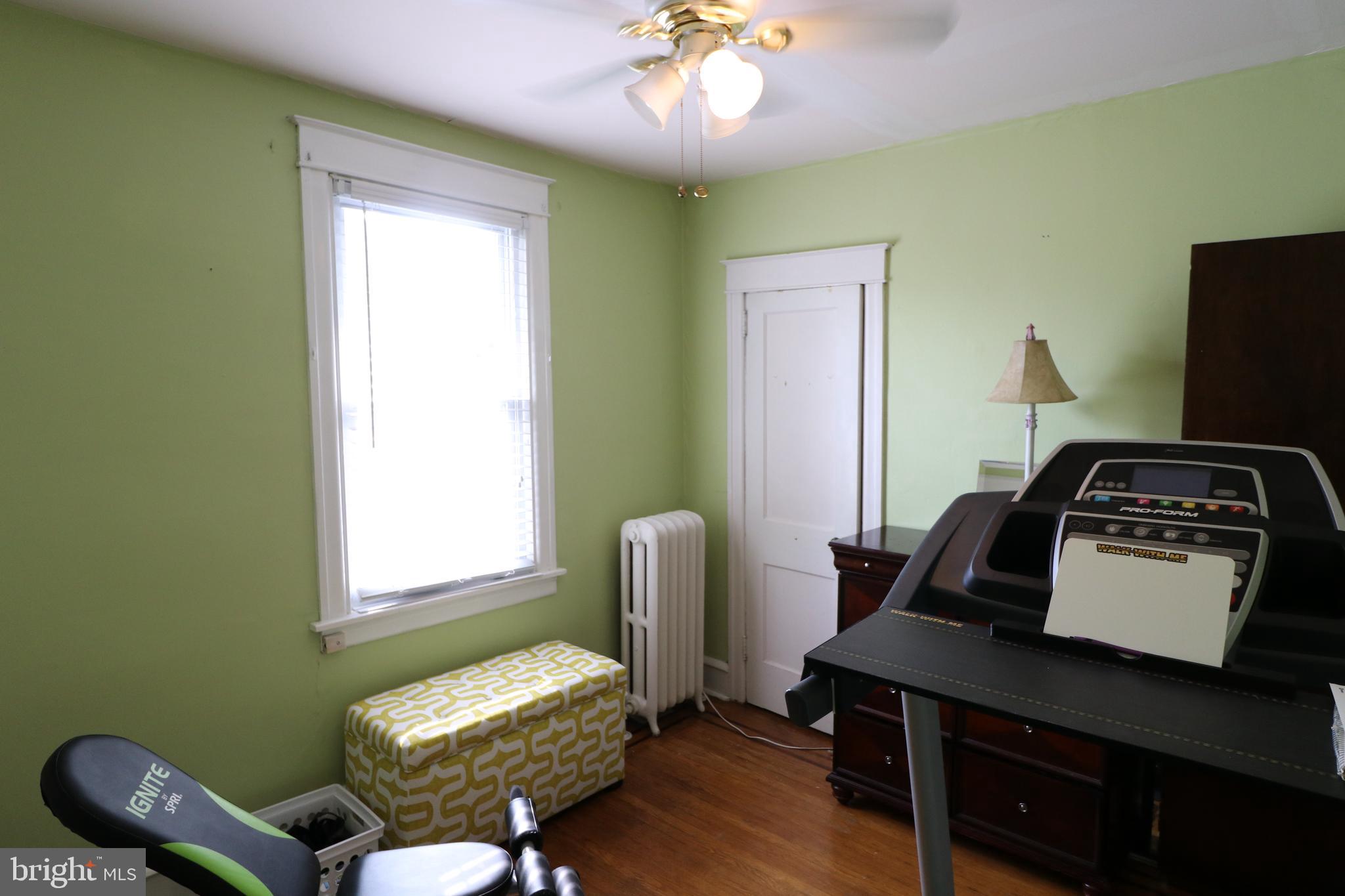 1712 South State Road Upper Darby, PA 19082 - Photo 30 of 40 Middle Bedroom