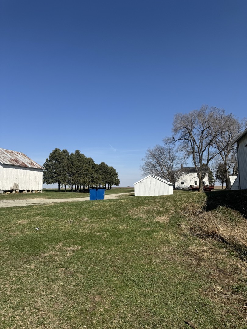 19381 Luther Road Sterling, IL 61081 - Photo 7 of 43