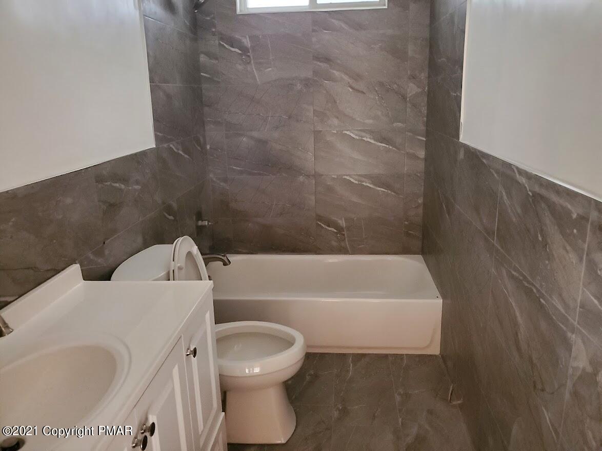 129 Fox Road Dingmans Ferry, PA 18328 - Photo 15 of 16 20211119_084732