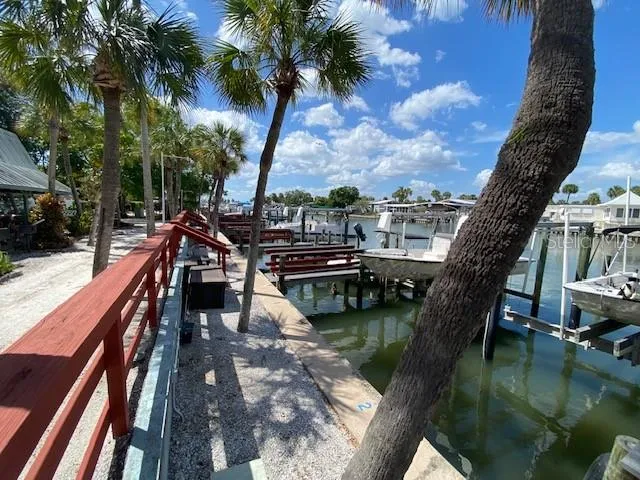 $1,550 | 4851 West Gandy Boulevard, Unit B10L30, Tampa, FL 33611