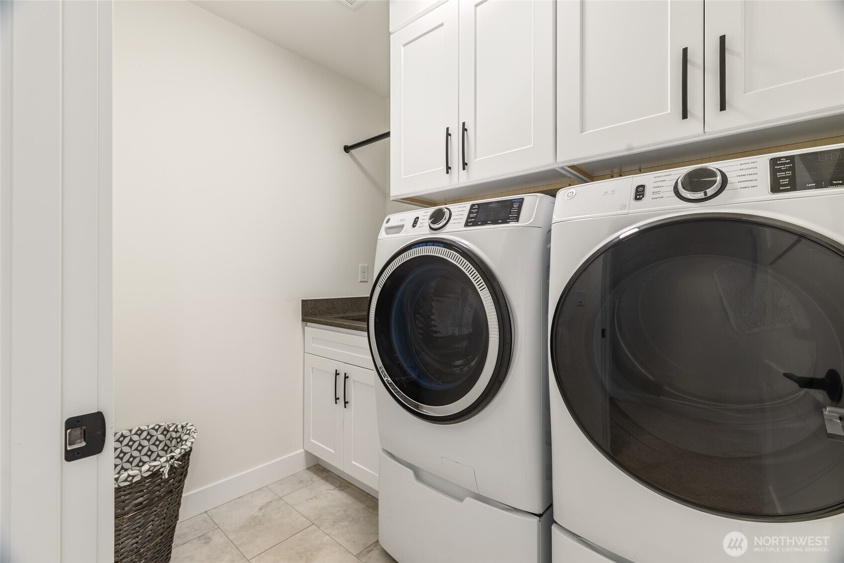 1354 Huntley Road Bellingham, WA 98226 - Photo 35 of 40 a utility room with dryer and washer