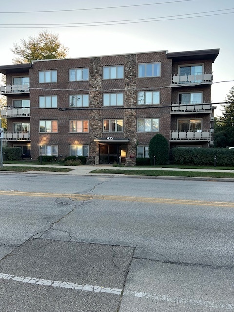 435 Ridge Road, Unit 102 Wilmette, IL 60091 - Photo 1 of 15 Gallery Image 1