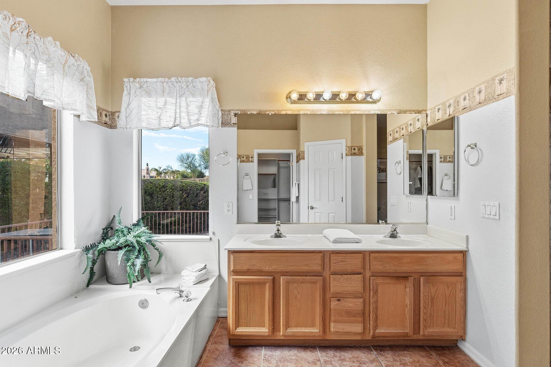 4906 South Verbena Avenue Gilbert, AZ 85298 - Photo 15 of 46 Primary Ensuite