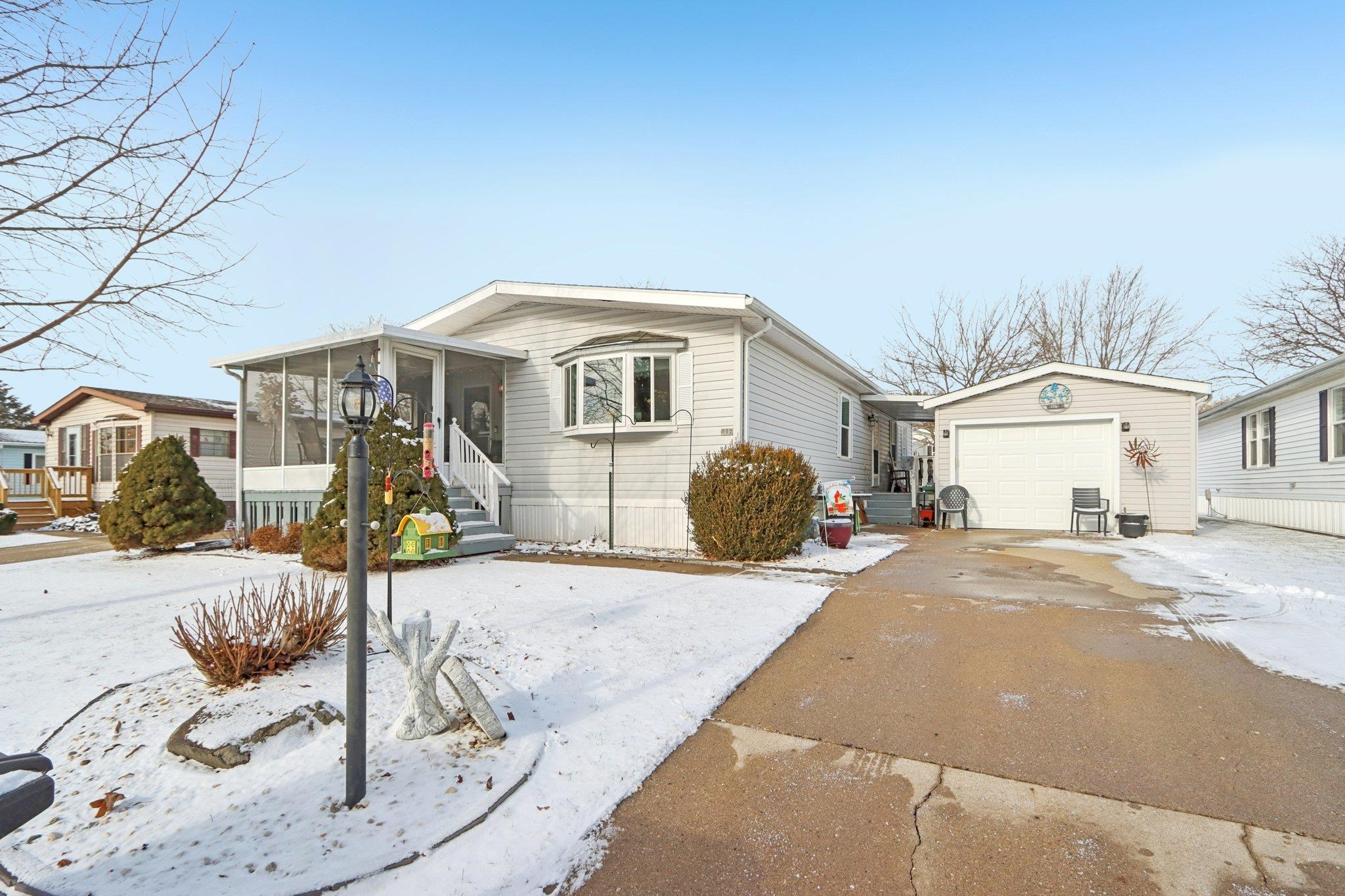 412 Oak Lodge Road Waterford, WI 53185 - Photo 1 of 1 Gallery Image 1