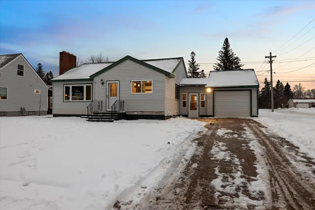 $229,900 | 529 West 4th Avenue, Keewatin, MN 55753