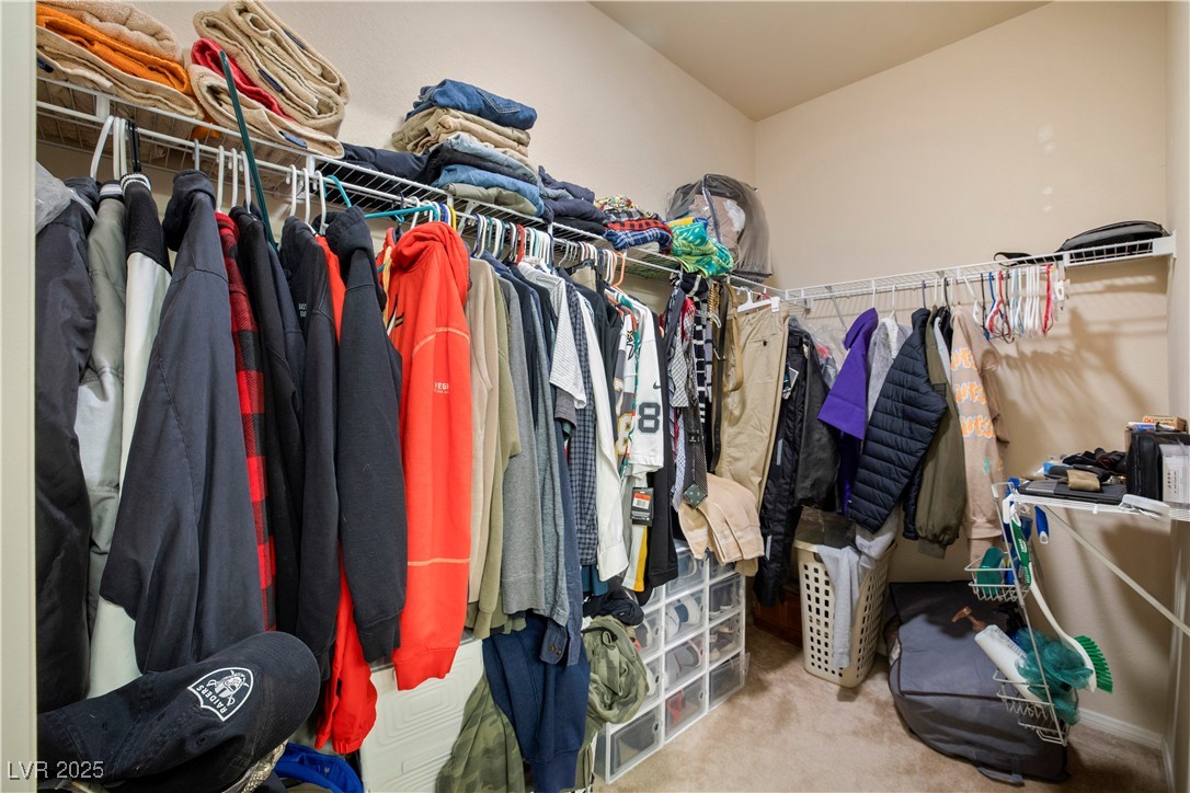 10001 Peace Way, Unit 1264 Las Vegas, NV 89147 - Photo 13 of 27 Walk in closet