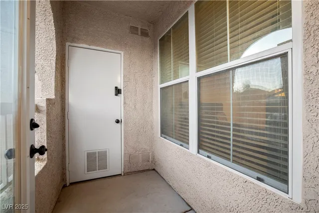 $290,000 | 10001 Peace Way, Unit 1264, Las Vegas, NV 89147