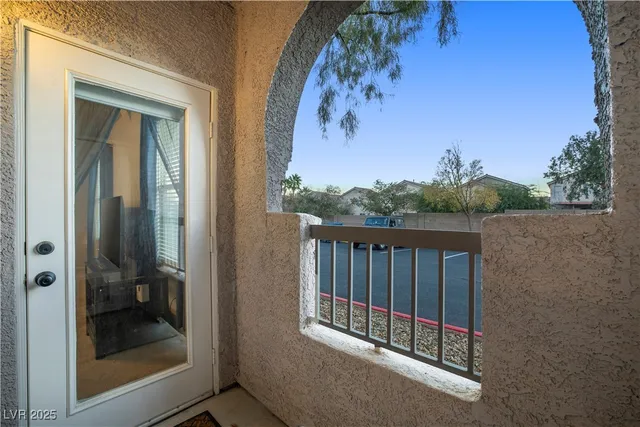 $290,000 | 10001 Peace Way, Unit 1264, Las Vegas, NV 89147