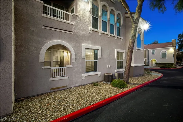 $290,000 | 10001 Peace Way, Unit 1264, Las Vegas, NV 89147