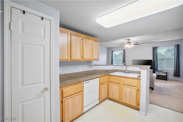 $290,000 | 10001 Peace Way, Unit 1264, Las Vegas, NV 89147