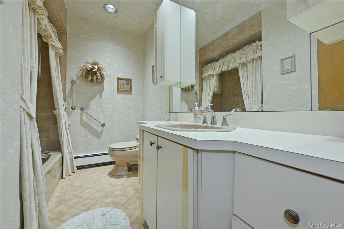 578 Richmond Road East Meadow, NY 11554 - Photo 26 of 33