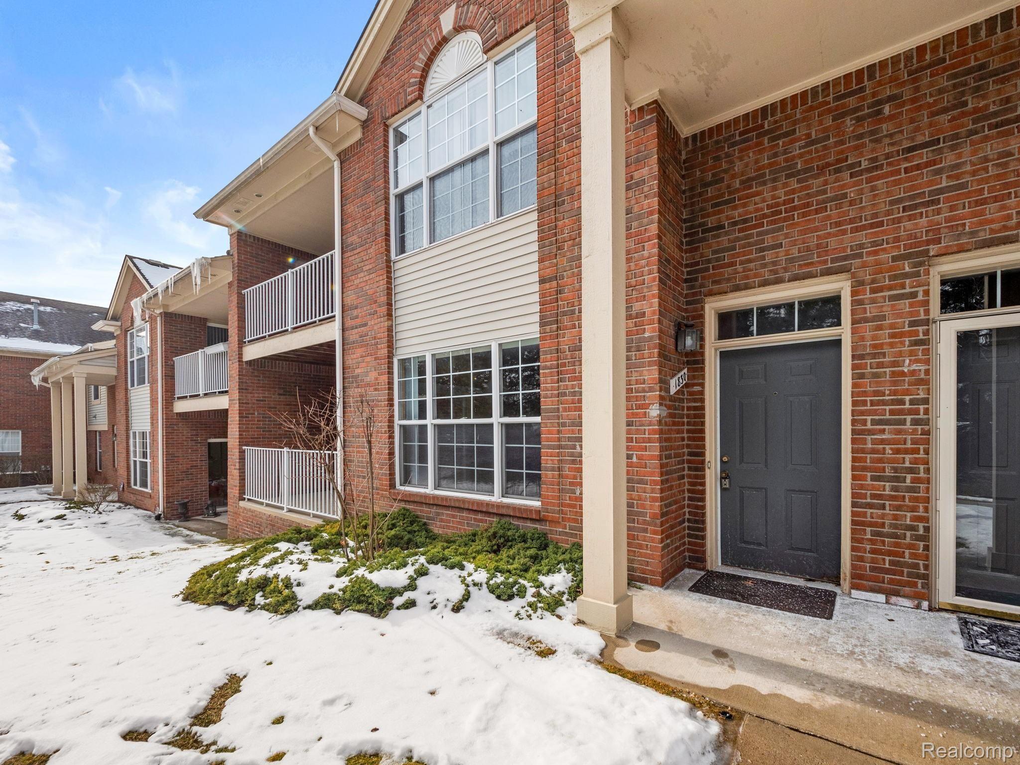 1830 Flagstone Circle, Unit 39 Rochester, MI 48307 - Photo 5 of 31 7-web-or-mls-P5000616.jpg