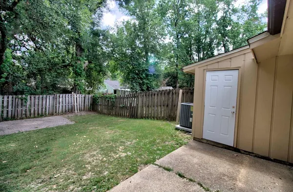 $1,575 | 425 High Point Lane, Tallahassee, FL 32301