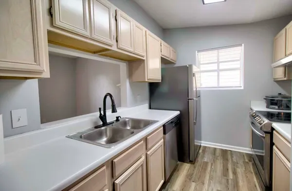 $1,575 | 425 High Point Lane, Tallahassee, FL 32301