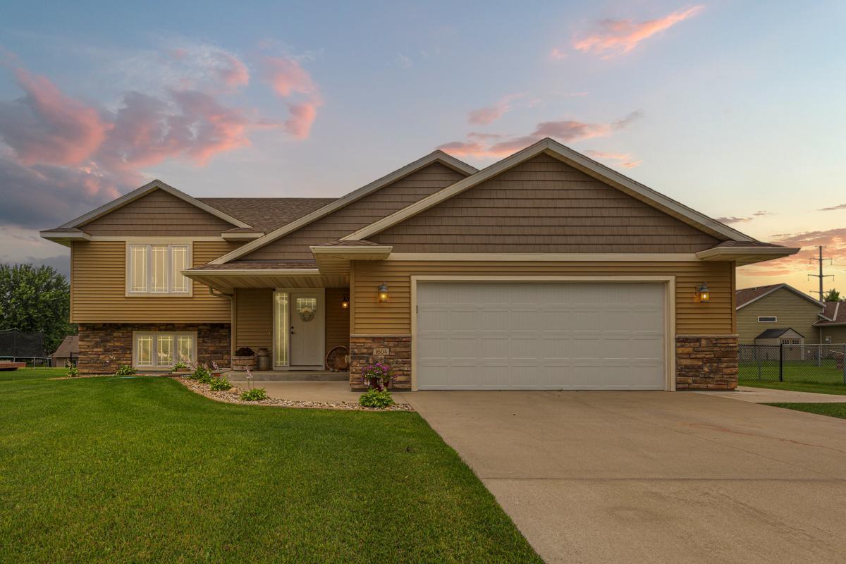 1604 Prairie Avenue Southwest Faribault, MN 55021 - Photo 1 of 42