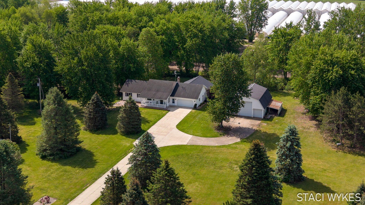 2550 Ranchland Drive Southwest Byron Center, MI 49315 - Photo 3 of 76