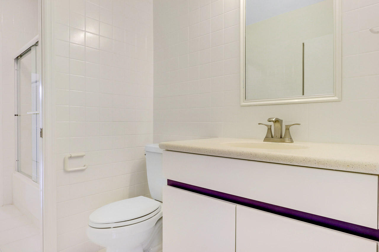 117 Ocean Key Way Jupiter, FL 33477 - Photo 21 of 43 Bathroom