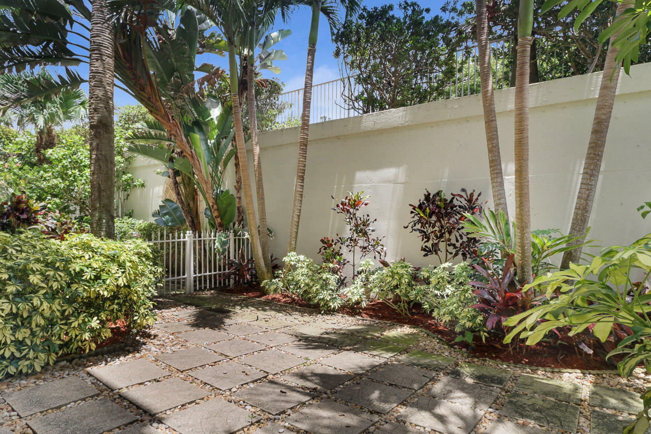 117 Ocean Key Way Jupiter, FL 33477 - Photo 25 of 43 Patio