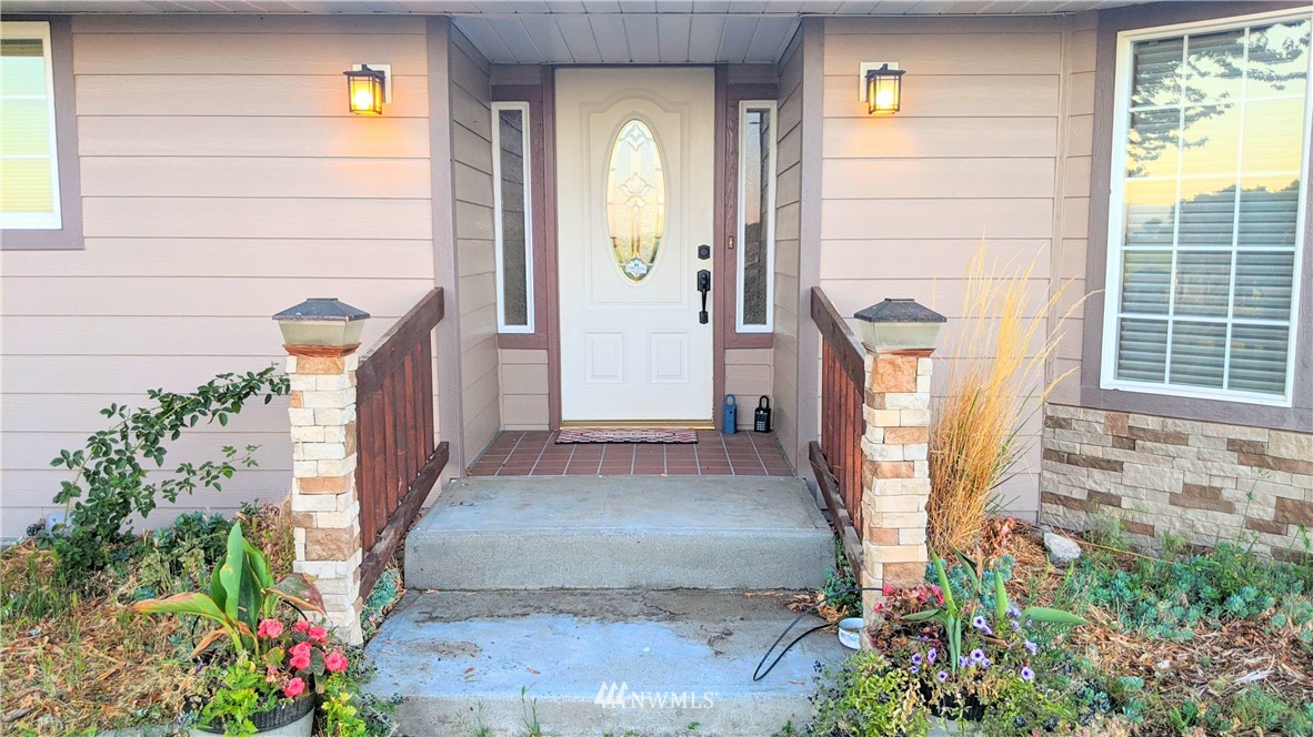 8282 Rd R Northwest Quincy, WA 98848 - Photo 3 of 37 Gallery Image 3
