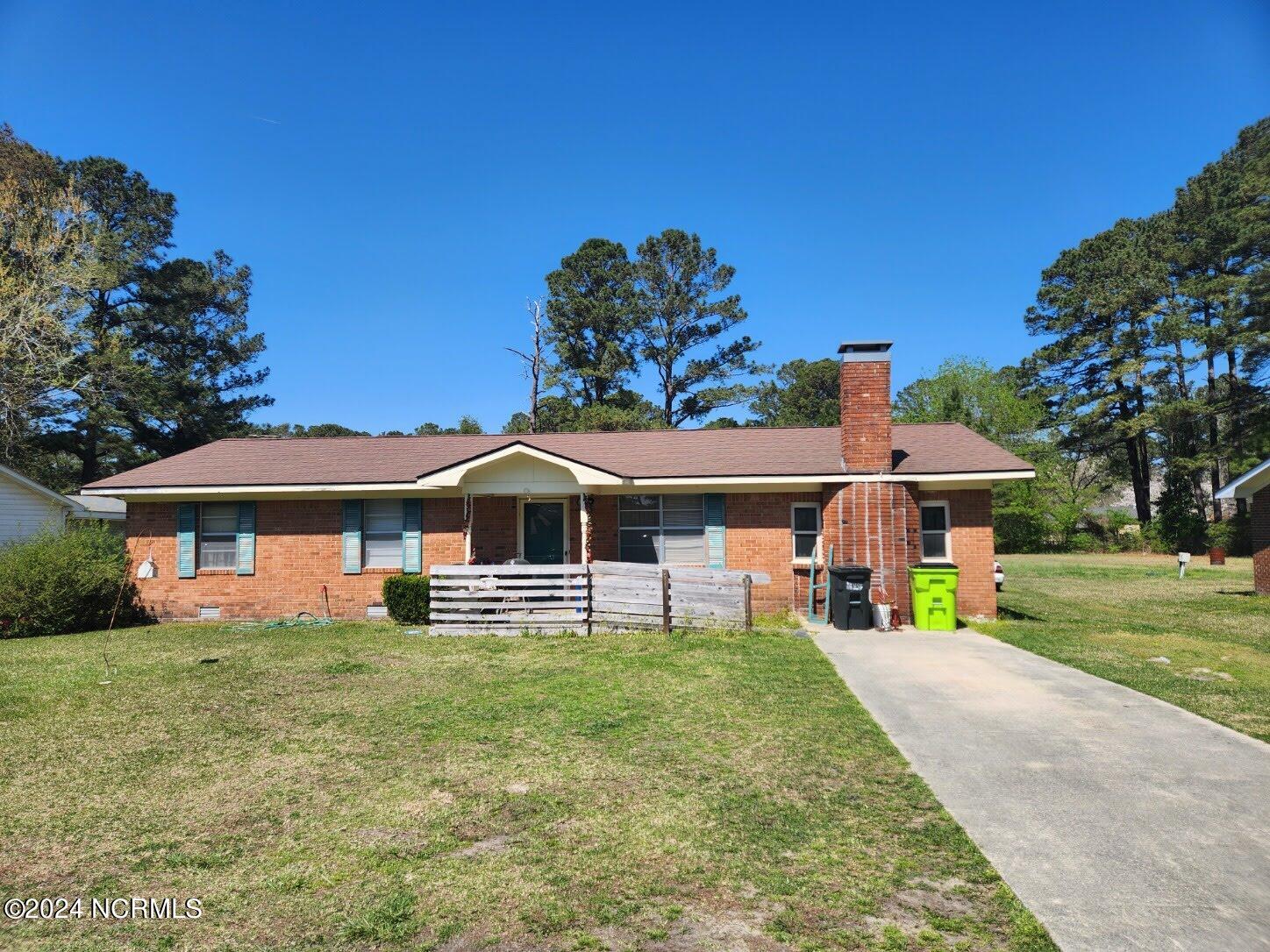 528 West Thurman Road New Bern, NC 28562 - Photo 1 of 10 IMG_4187