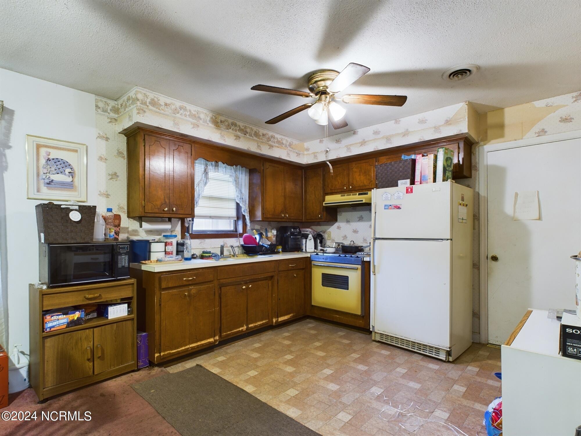 528 West Thurman Road New Bern, NC 28562 - Photo 3 of 10 CAM03587G0-PR0004-STILL002