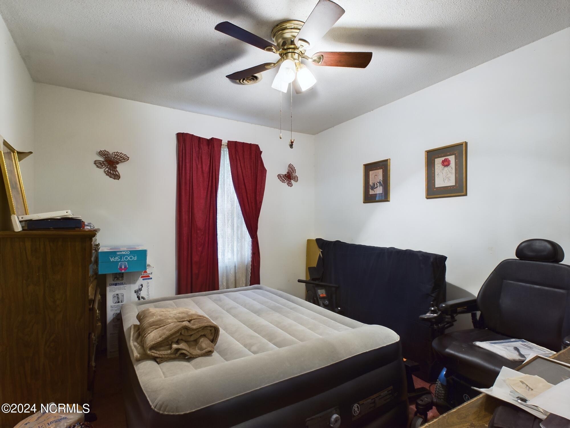 528 West Thurman Road New Bern, NC 28562 - Photo 5 of 10 CAM03587G0-PR0004-STILL007